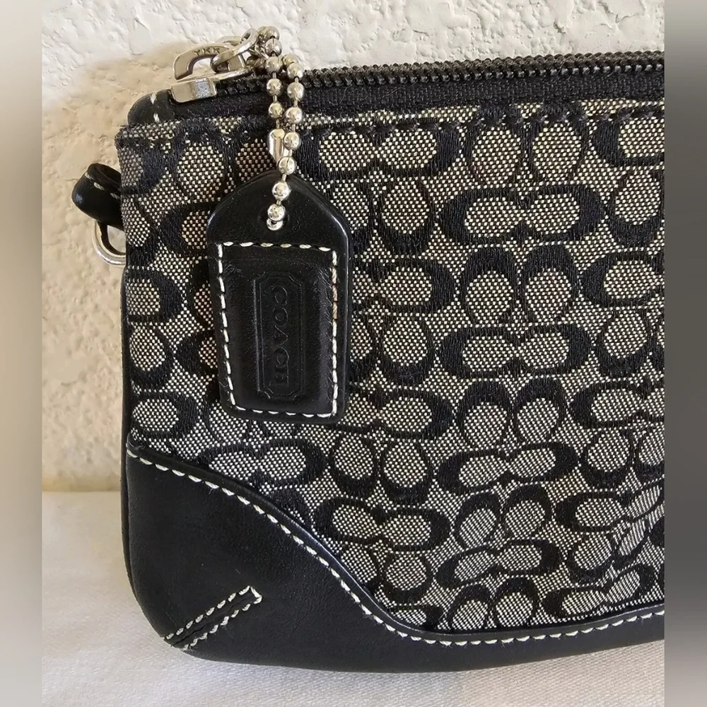 Coach | Vintage | Canvas & Leather Wristlet Purse | Signature Monogram Pattern - Picture 5 of 16
